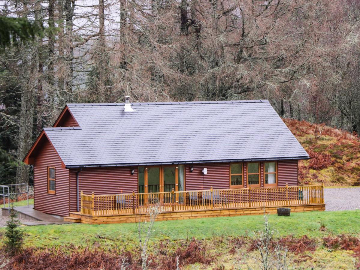 Fersit Log Cottage Roybridge Exterior photo